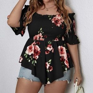 NWT!✨ Beautiful Floral Off the Shoulder Blouse! 🌺